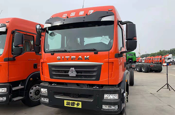 汕德卡仓栏载货车