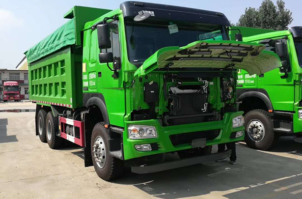 豪沃TX法规版5.8米前四后八自卸车