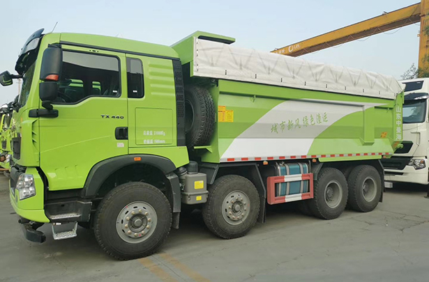 豪沃TX法规版5.8米前四后八自卸车