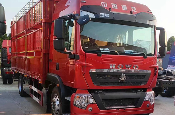 豪沃TX仓栏平板载货车