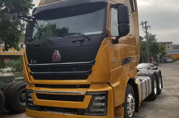 豪沃TH7牵引车