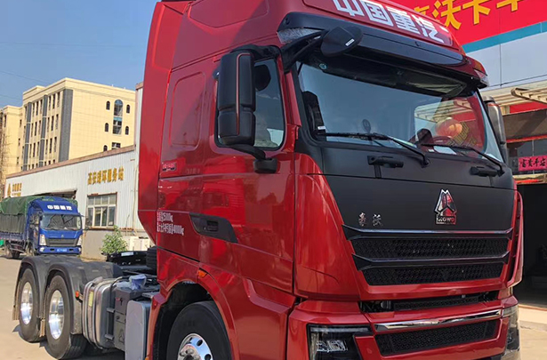 豪沃TH7牵引车